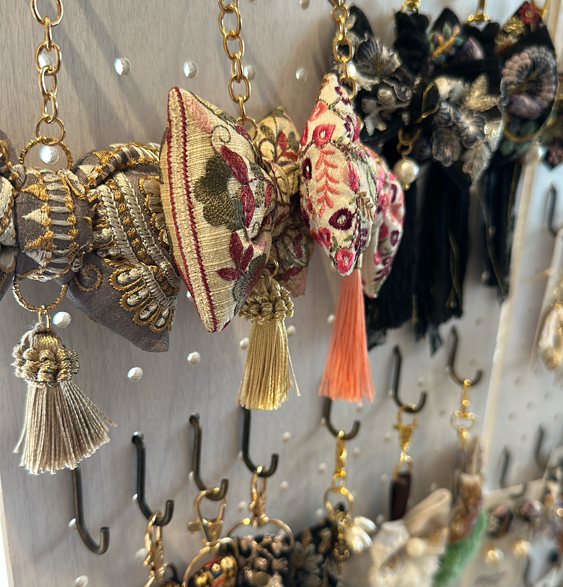 インド刺繍リボンのアクセサリー